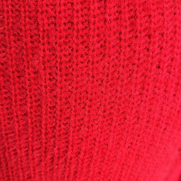 Red soft cropped twist front faux pearl V neck long sleeve sweater. Size 3-5 Jr. - Picture 6 of 6
